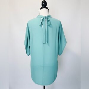 Luxe Tie Neck Short Sleeved Teal Women's Blouse - NWT, Size XS